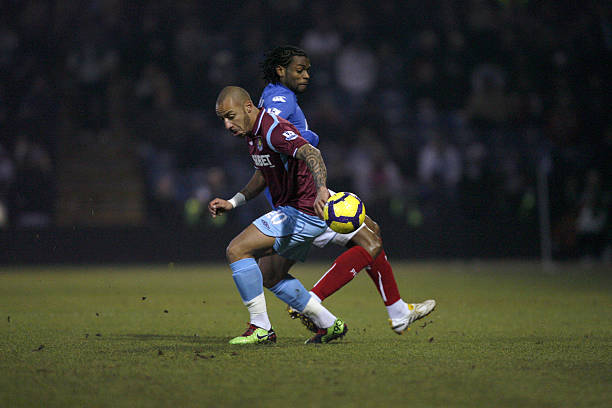 R衛星的發 R衛星的發