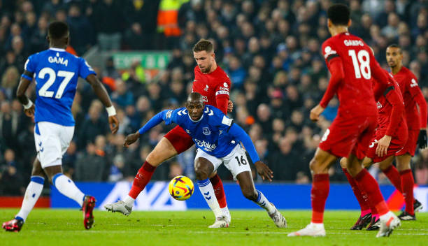 足球不仅仅 足球不仅仅